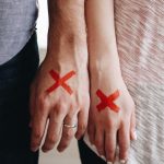 „Crvene zastavice“ na početku veze: koje signale ne treba ignorirati