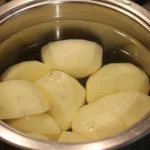 prije-kuhanja-krumpira-dodajte-ovaj-sastojak-i-on-ce.webp.webp