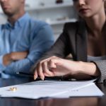 Razvod na pomolu: 2 nevidljiva znaka da se brak raspada Razvod na pomolu: 2 nevidljiva znaka da se brak raspada