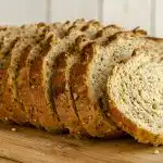 Istina o kruhu od cjelovitog zrna: nutricionistica jasno odgovorila pomaže li pri mršavljenju Istina o kruhu od cjelovitog zrna: nutricionistica jasno odgovorila pomaže