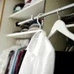zasto-sortirati-stvari-u-svom-ormaru-princip-ormara-kapsule.jpg