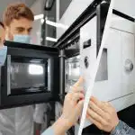 Znanstvenik je jasno odgovorio je li zračenje mikrovalnih pećnica opasno: